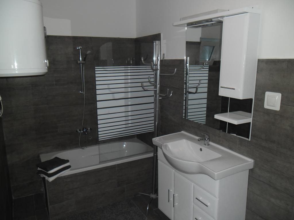 Rooms & Apartments Marinero 베티나 객실 사진